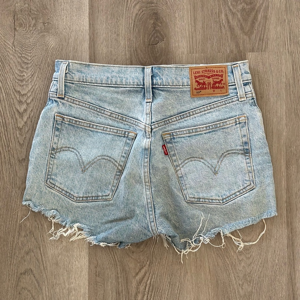 Levi’s 501 Denim Shorts - Size 25